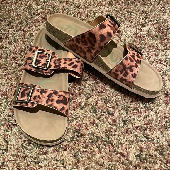 Target slides - Picture 1 of 8